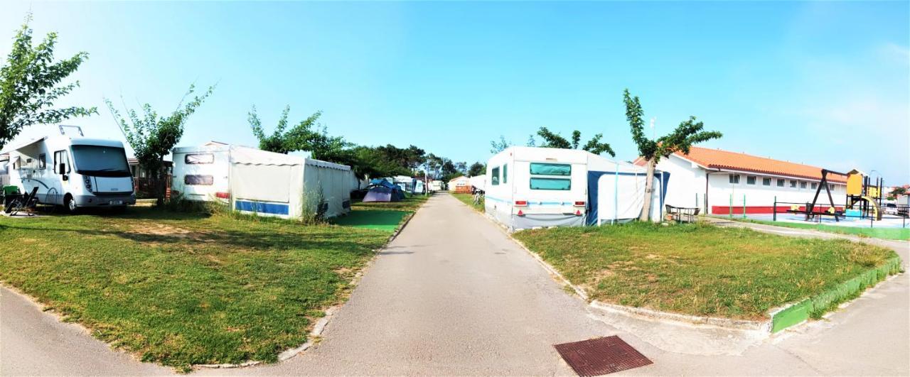 Camping Derby ลอเรโด ภายนอก รูปภาพ