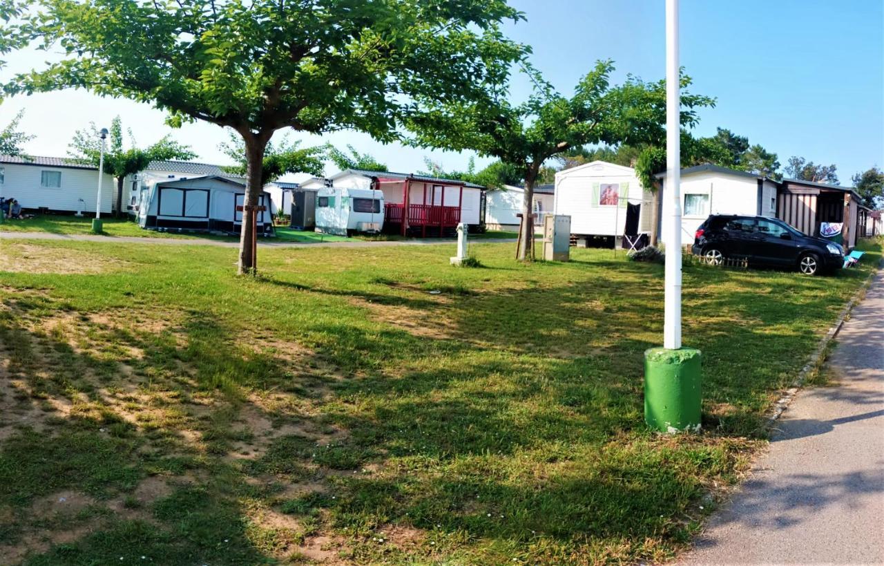 Camping Derby ลอเรโด ภายนอก รูปภาพ